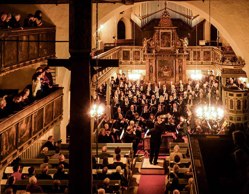 Chor- und Orchester­konzert in der Sebnitzer Stadt­kirche mit Solisten, Peter-Pauls-Kantorei und Elbland Philharmonie Sachsen